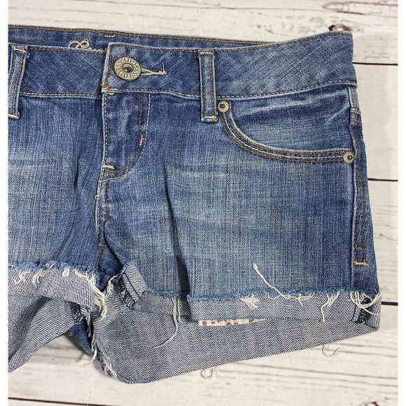 Guess Womens Jean Shorts Size 28 Denim Rolled Raw Hem Cut Off Button Back Pocket - Picture 6 of 9